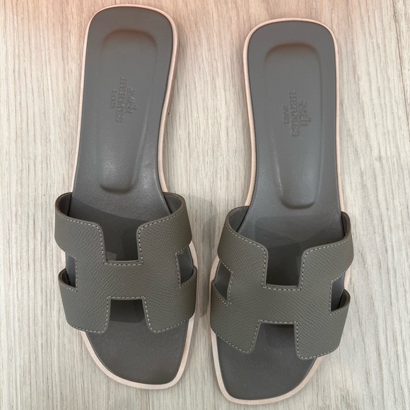 Hermes Shoes - Hermes Oran Sandals - 39, Etoupe